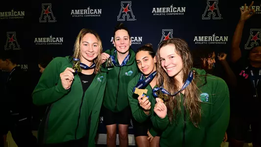 Swim - 400 Free Relay Champions