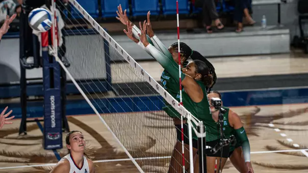 Volleyball block at Florida Atlantic