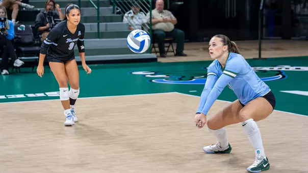 Avery Burks in action vs. Charlotte