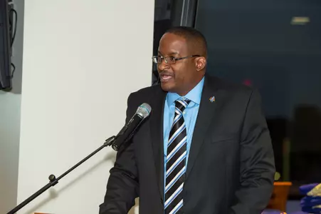 Vice President & Athletic Director Derrick Gragg