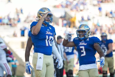 President_Chad(17)_salute