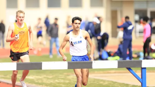 track athletes running