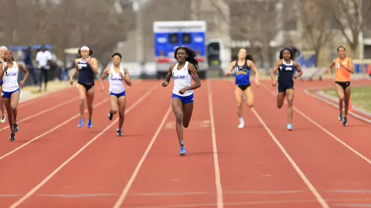 track athletes running
