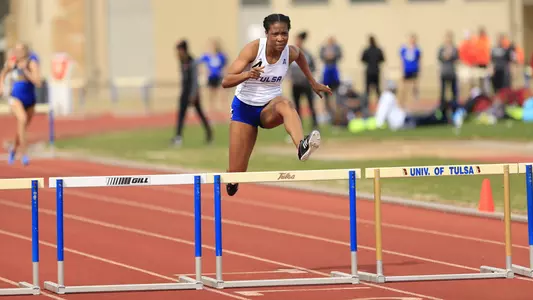 track athletes running