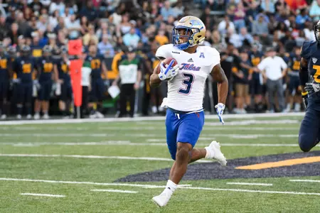 Shamari Brooks running the football