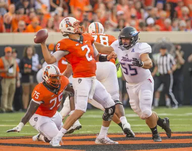 Thursday, August 31, 2017 Tulsa, OK
Univ. of Tulsa - Oklahoma State Univ. football
Photos by Erik Campos