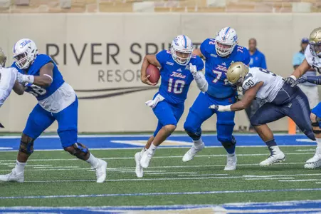 Saturday, September 30, 2017  Tulsa, OK
09 30 2017 TU-Navy football EC
Photos by Erik Campos