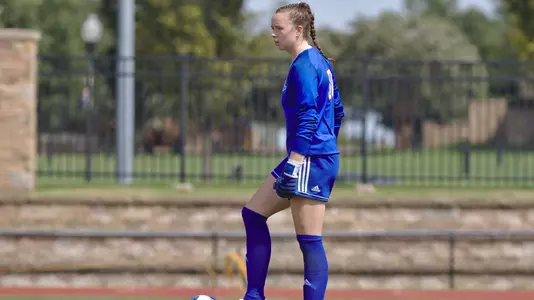Jazmiera Ditter playing in goal
