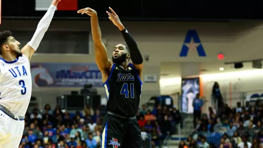 Jeriah Horne shoots