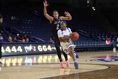 Morgan Brady playing basketball