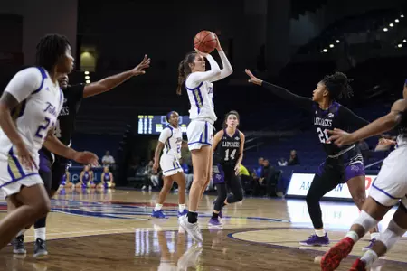 Addison Richards playing basketball