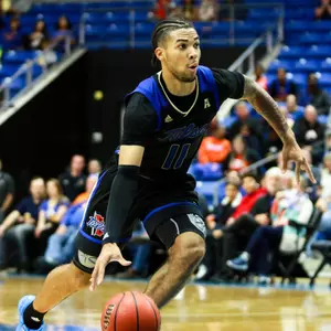 Darien Jackson playing basketball