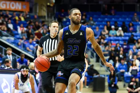Reggie Jones playing basketball