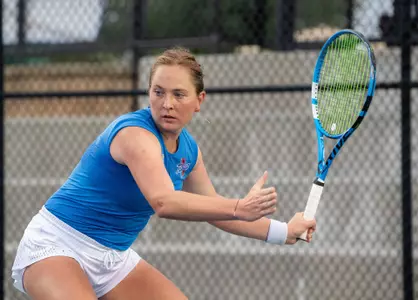 Vera Ploner attempting swing