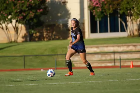 Alyssa Kaiser playing soccer