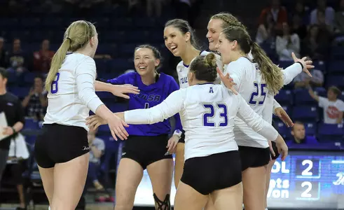 volleyball huddle