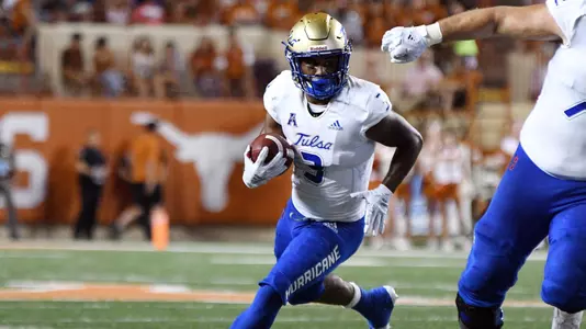 Shamari Brooks carries the ball
