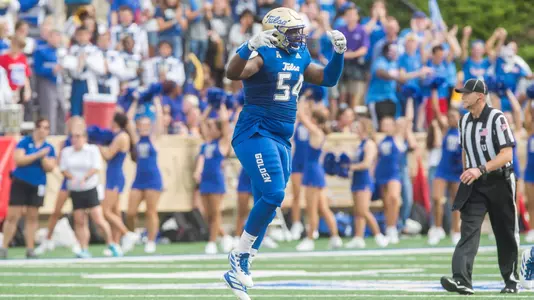 Shemarr Robinson celebrates a defensive stop