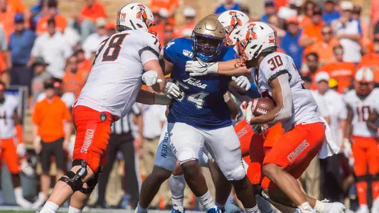 Shemarr Robinson getting double-teamed