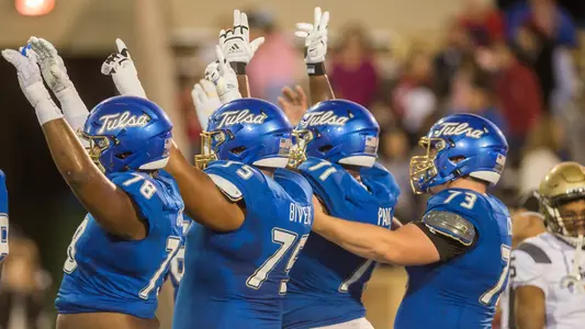 Tulsa offensive linemen signal a TD