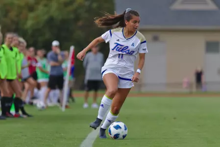 Kayla Fernandez playing soccer