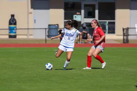 Kayla Fernandez playing soccer