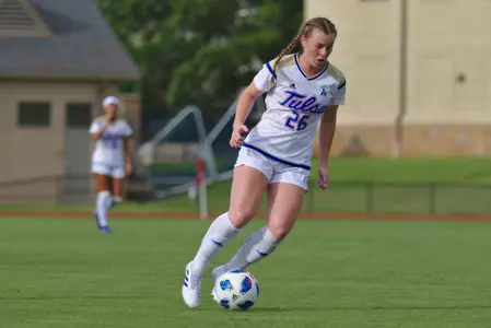 Aubrey Lechlider playing soccer