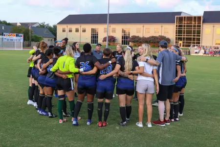 2019 women's soccer huddle