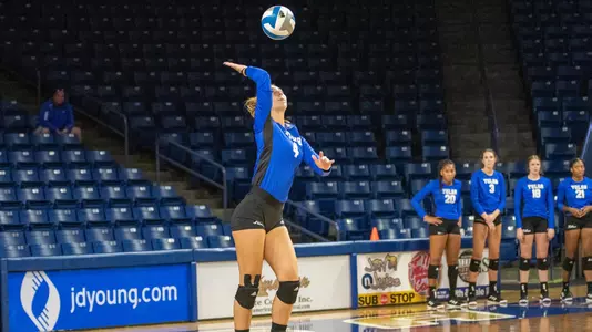 Aysu Dalogullari Serve