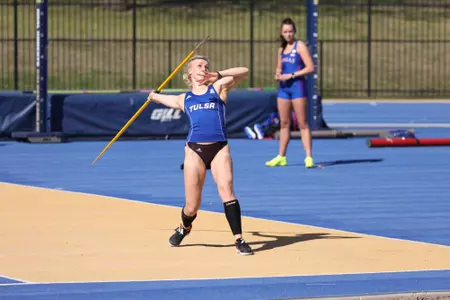 Rachel Hamel throwing