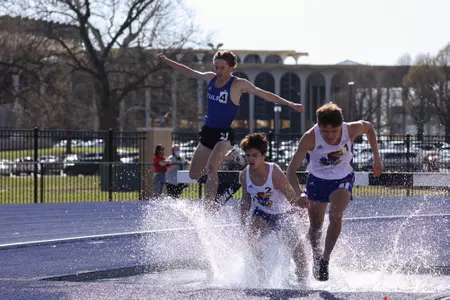 Jackson Schwartz running track