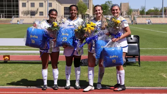 2020-21 women's soccer senior pic