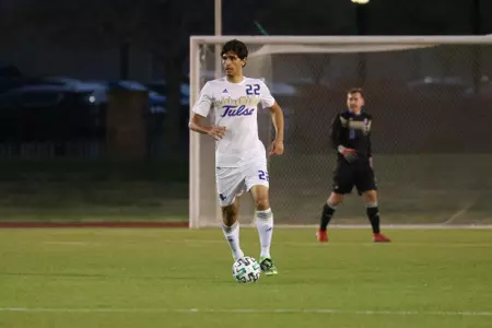 Mariano Fazio playing soccer