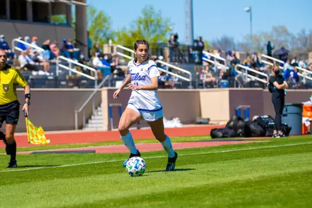 Kayla Fernandez playing soccer