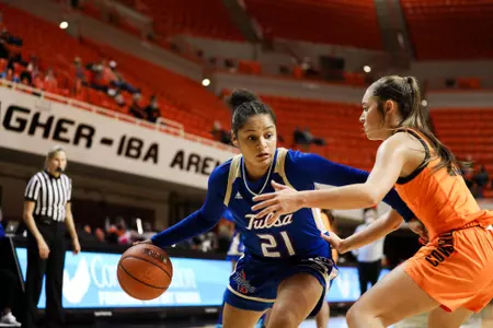 Rebecca Lescay playing basketball