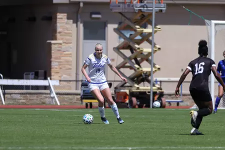 Selma Vidgren playing soccer