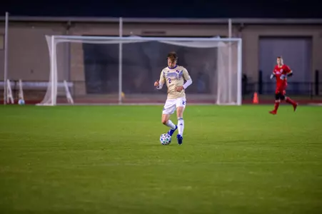 Til Zinnhardt playing soccer