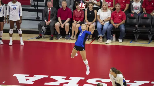Marta Pecalli serving