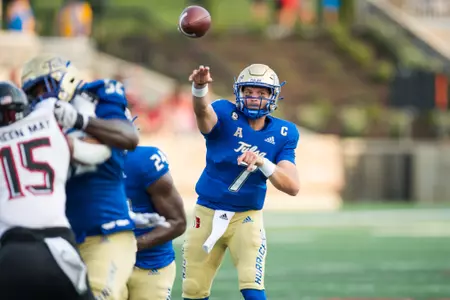 Tulsa Golden Hurricane quarterback Davis Brin (7) BRETT ROJO/For the University of Tulsa