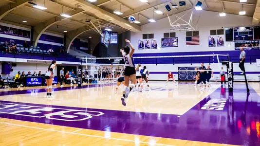 Brayden Hipp serve