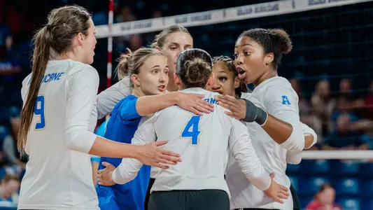 Huddle On-Court