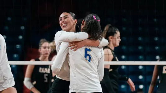 TU VB hug