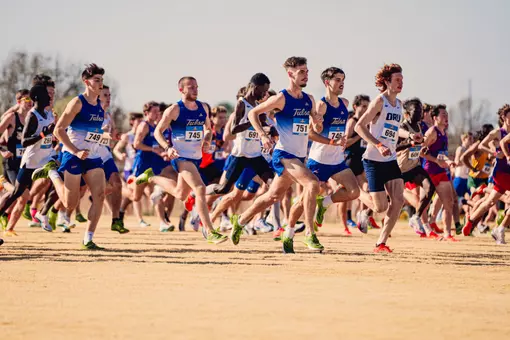 Men's cross country runs at the 2025 Midwest Regional