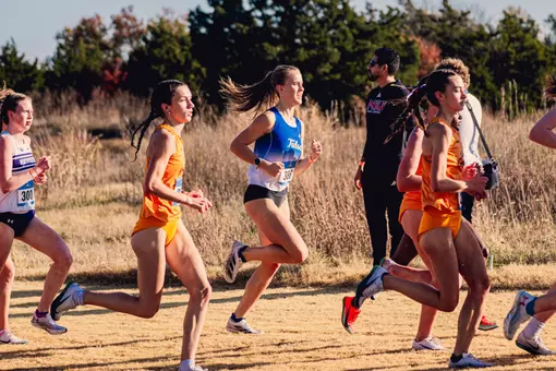 Evyn Humphrey runs at the Midwest Regional in Stillwater