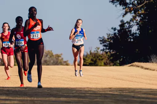 Evyn Humphrey runs down the home stretch at the Midwest Regional