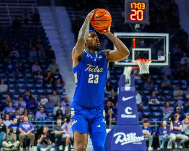 David Green shoots at Kansas State