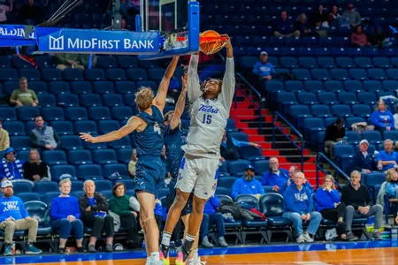 KJ Martin Jr. dunks against Manhattan Christian