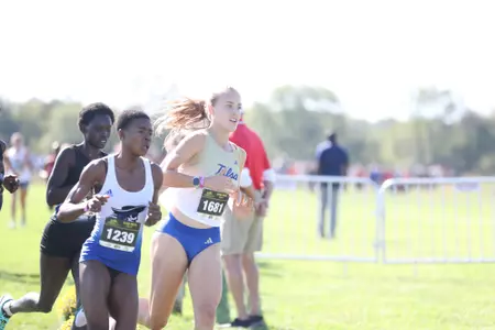 Tulsa women's cross country at 2025 Gans Creek Classic.