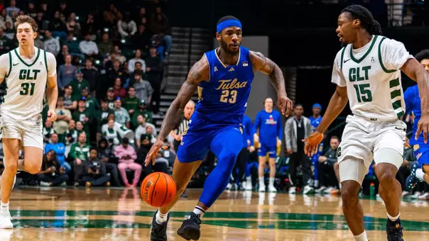 David Green drives to the hoop against Charlotte