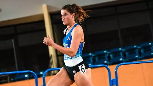 Lianne Holtermann 25